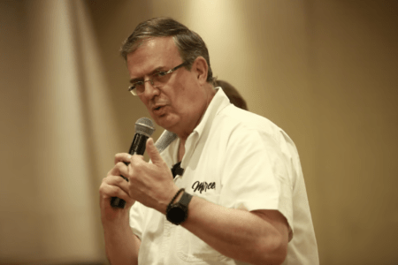 Afirma Ebrard que sí estará en la boleta del 2024