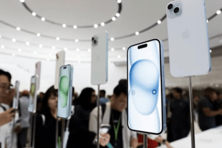 Retira Francia del mercado el iPhone 12 por emitir “ondas demasiado potentes”