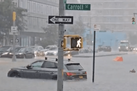 Inundan lluvias Nueva York; declaran estado de emergencia