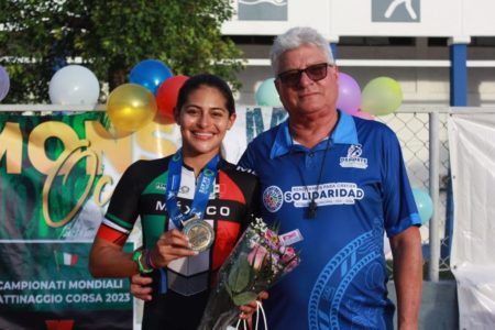 Regresa a casa triunfante la patinadora playense Monserrat Ocampo