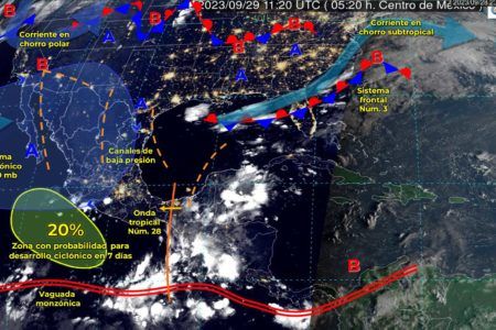 Fuertes lluvias continúan hoy viernes en Quintana Roo