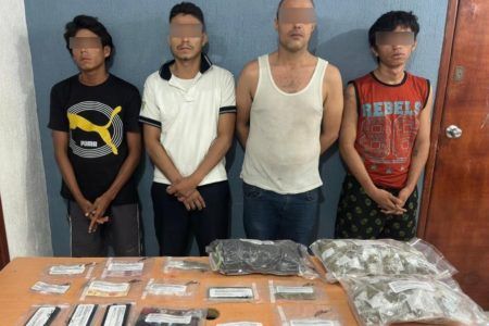 Cae grupo criminal a bordo de un taxi en Cancún