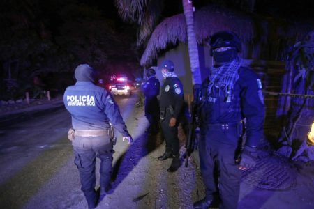 Violenta noche en Aldea Tulum; dos ejecutados a balazos