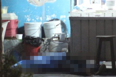 Imparable la violencia en Cancún; ejecutan a balazos a taquero y atacan el bar Olimpo