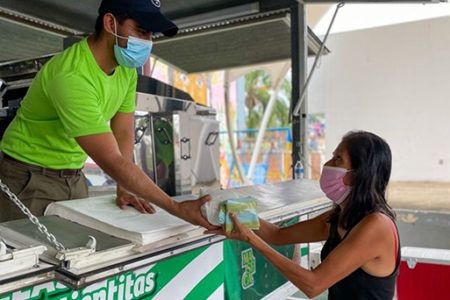 Tortillas gratis para damnificados de Otis en Acapulco; envían unidades móviles de producción