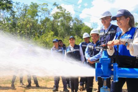 Cumple Lili Campos dotando de agua a todos los solidarenses