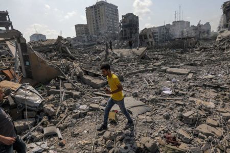 Hasta 400 niños mueren al día en bombardeos israelíes