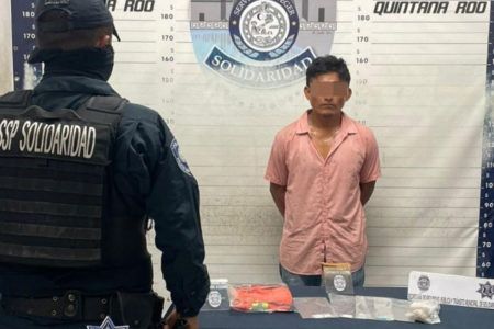 Aseguran policías de Solidaridad 190 dosis de drogas y detienen a dos