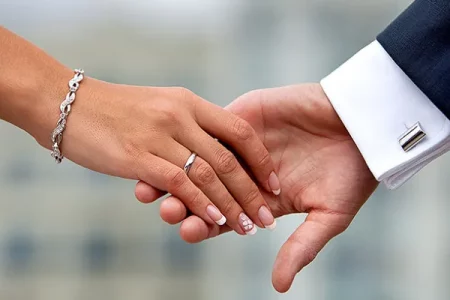 Adiós al “marido y mujer”, los cambia Senado por “conyuges” en bodas civiles