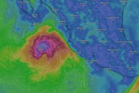 Pierde fuerza huracán “Norma” y baja a categoría 2