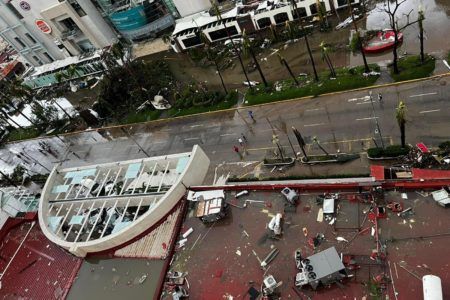 Otis deja sin energía eléctrica a al menos 504 mil usuarios de CFE en Guerrero