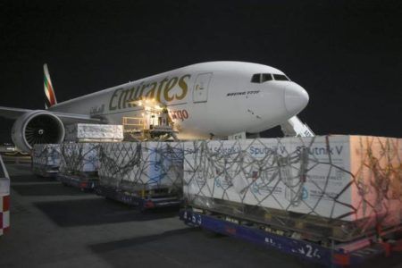 Llegan a México 600 mil dosis de la vacuna Sputnik V contra Covid-19