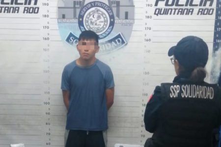 Malandro ataca con puñal a municipal de Solidaridad
