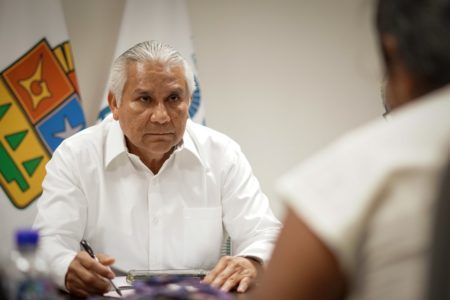 Fiscal General se sirve con la cuchara grande