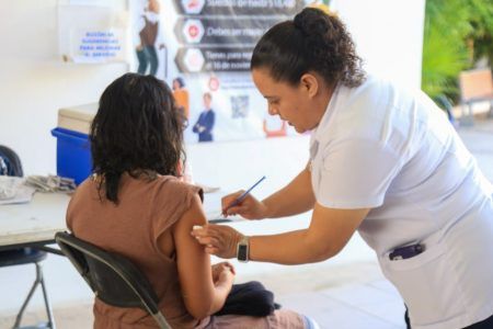 Responden solidarenses a vacunación contra covid e influenza