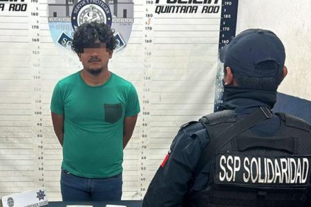 Cae narcomenudista con varias dosis de metanfetaminas en Playa del Carmen