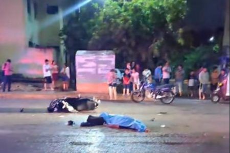 Muere motociclista al caer en un bache de Cancún