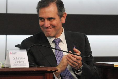 Lorenzo Córdova se suma al bloque opositor a la 4T