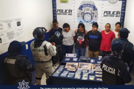 ASESTAN ATORÓN. Policía municipal atrapa peligrosa banda de narcomenudistas en Playa del Carmen