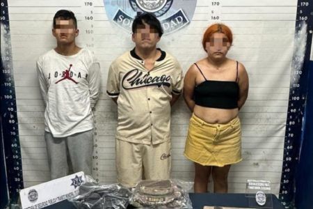 REBATINGA LOS DELATA. Atrapa la policía municipal a cuatro sujetos con una pistola y drogas