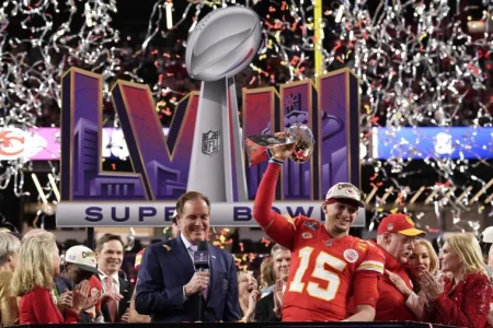 Kansas City gana el Super Bowl LVIII en tiempo extra