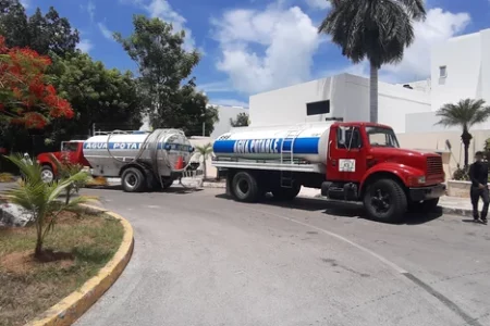 Choferes y ayudantes de pipas de agua, propician zona de delincuencia en Cancún