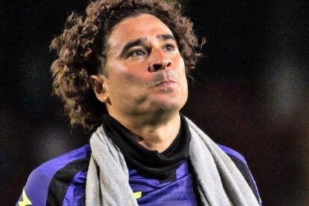 Memo Ochoa es relegado como suplente en partido del colero Salernitana