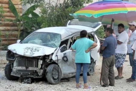 Accidente automovilístico en Tulum; un fallecido y dos heridos