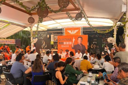 Presenta Roberto Palazuelos sus propuestas a colegios y barras de abogados en Playa del Carmen