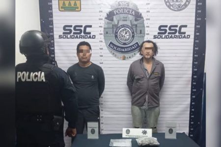 Detienen a dos hombres con 20 envoltorios de presunta marihuana en Solidaridad