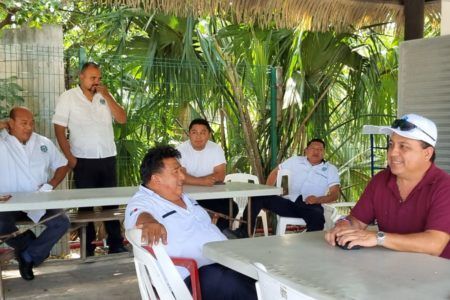 Jacinto “Chinto” Aguilar recibe el apoyo entusiasta de concesionarios y operadores en bases y sitios de taxi de la zona norte de Playa del Carmen