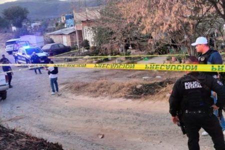 Encuentran cinco cuerpos dentro una camioneta blindada en Jalisco