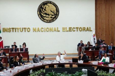 INE aprueba fuera de tiempo las listas de candidaturas al Senado y Cámara de Diputados