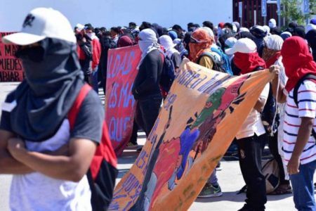 Normalistas de Ayotzinapa convocan megarmarcha en Chilpancingo por el asesinato del estudiante Yanqui