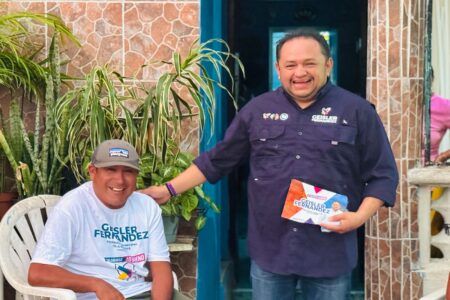Geisler Fernández Loria recorre con Fuerza y Corazón, la Colonia Lol Beh para llevar sus innovadoras propuestas.