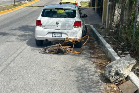 Volquetero arrolla a un triciclero en Playa del Carmen
