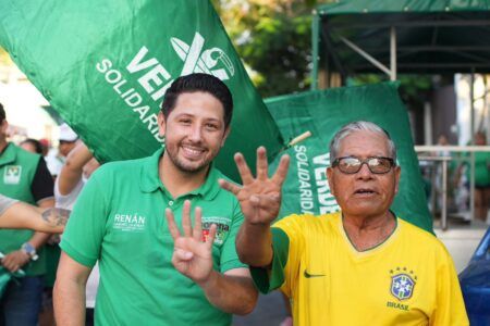 Lleva Renán Sánchez el mensaje de la Cuarta Transformación a la colonia Bellavista de Playa del Carmen