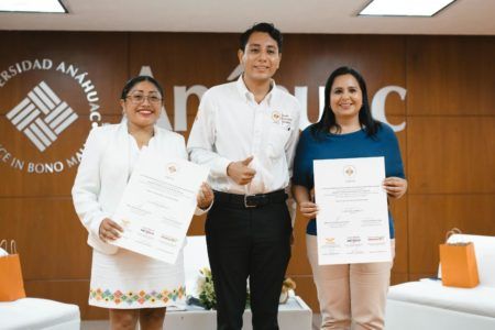 VIDEO | EMPLAZA MAYULI MARTÍNEZ ANTE EL INE A LOS CANDIDATOS DE MORENA Y DEL VERDE A DEBATIR