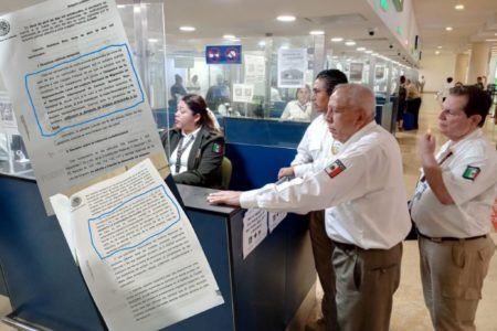“Secuestran” a ciudadanos extranjeros agentes migratorios del Aeropuerto de Cancún
