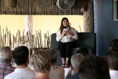 OFRECE FERNANDA ALVEAR SEGURIDAD Y CRECIMIENTO ECONÓMICO EN PUERTO MORELOS