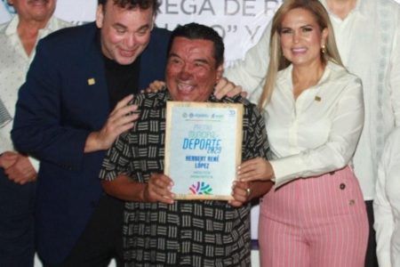 René López “La Ranita” ahora pitará en la cancha celestial.