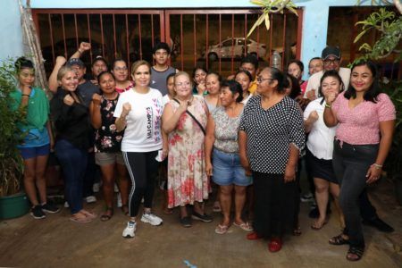 Dan voto de confianza a la consolidación de la renovación con Lili Campos vecinos de Villas Riviera