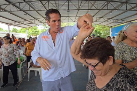 Gestionarán Roberto Palazuelos, Chucho Pool y Lety Santiago, apoyos para adultos mayores