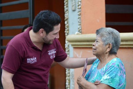 Suma esfuerzos Renán Sánchez con el pueblo de Cozumel para defender la transformación