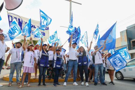 Las Familias del Ejido reciben con emoción la Renovación
