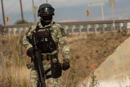 Hallan 8 cuerpos en la carretera de Chihuahua y con un mensaje