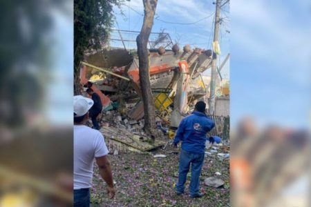 Explosión por acumulación de gas colapsa vivienda; cinco personas lesionadas