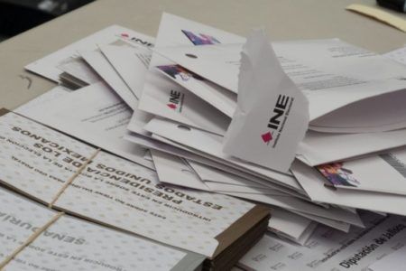 Aprueba INE reincorporar a casi 21 mil mexicanos en la lista para el voto desde el extranjero