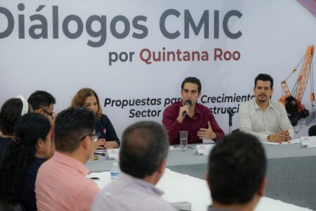 GINO dialoga con integrantes de la cámara de la construcción