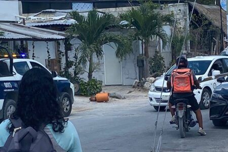 Arrojan cabeza del quinto ejecutado del mes en avenida ‘videovigilada’ en Puerto Morelos